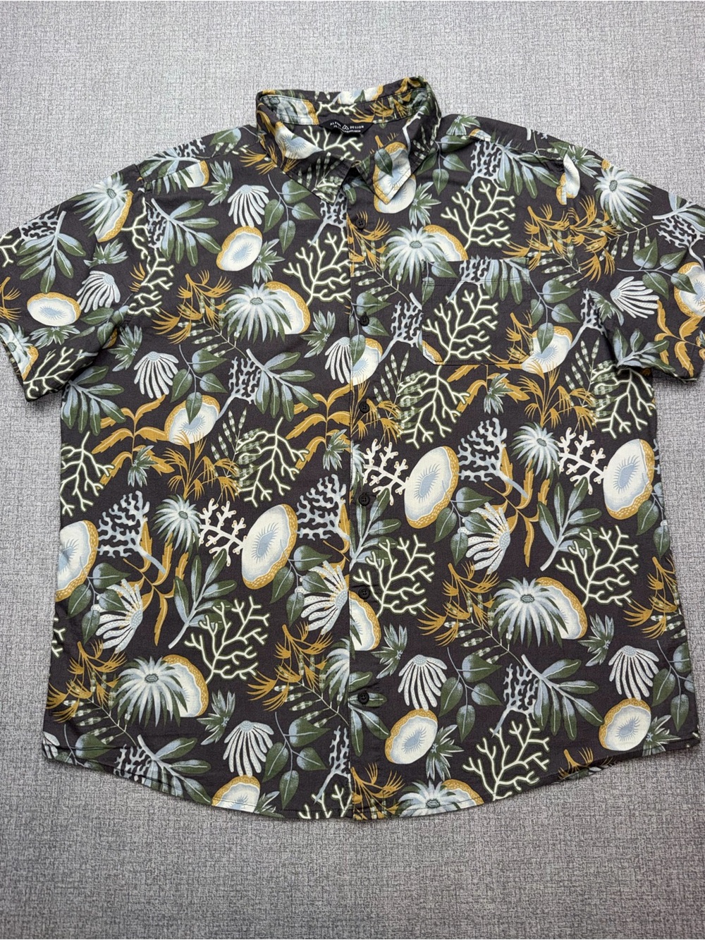 Alpine Design Men's Short Sleeve Button Down Shirt Floral Coral Print